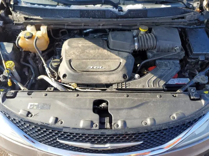 2017 CHRYSLER PACIFICA LIMITED  