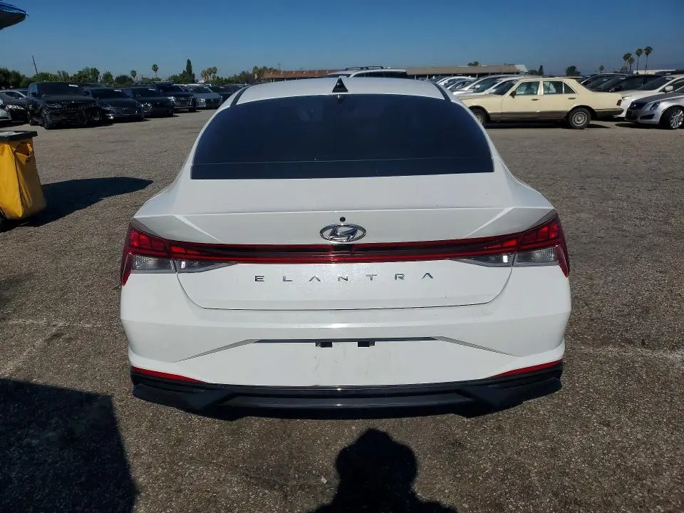 2021 HYUNDAI ELANTRA SEL  