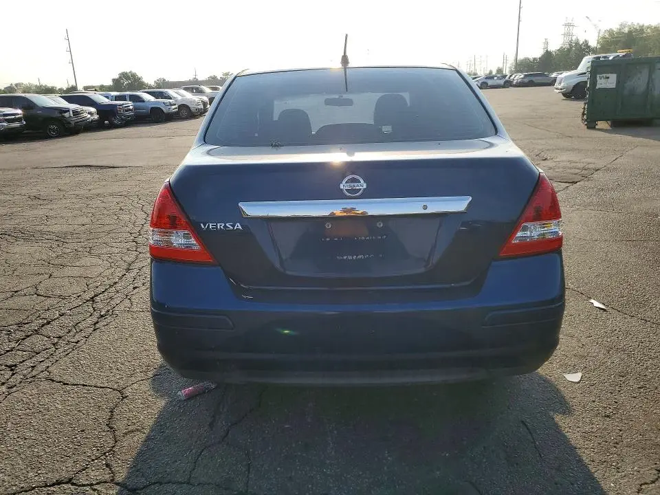 2010 NISSAN VERSA 1.8 S  
