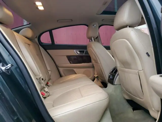 2011 JAGUAR XF PREMIUM  