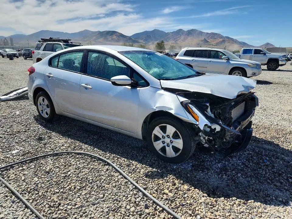 2017 KIA FORTE LX  