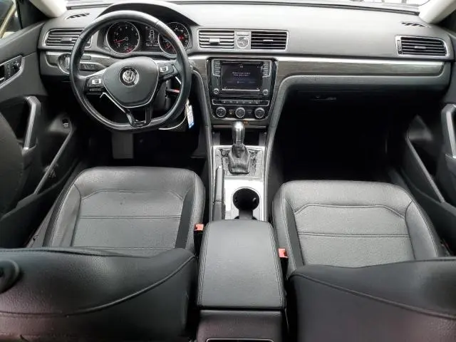 2016 VOLKSWAGEN PASSAT SE  