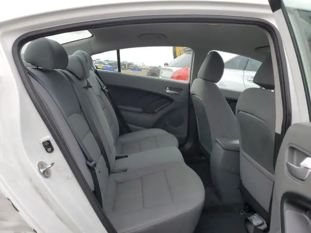 2017 KIA FORTE LX  