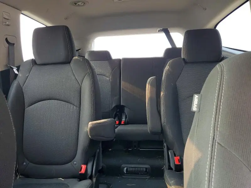 2017 CHEVROLET TRAVERSE LT  