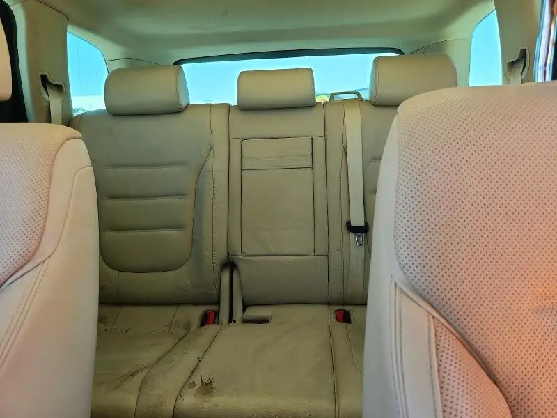2016 VOLKSWAGEN TOUAREG SPORT  
