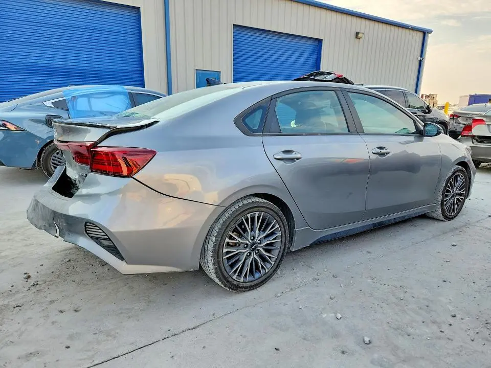2023 KIA FORTE GT LINE  