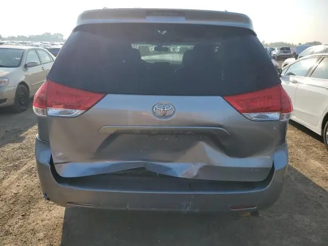 2014 TOYOTA SIENNA LE  
