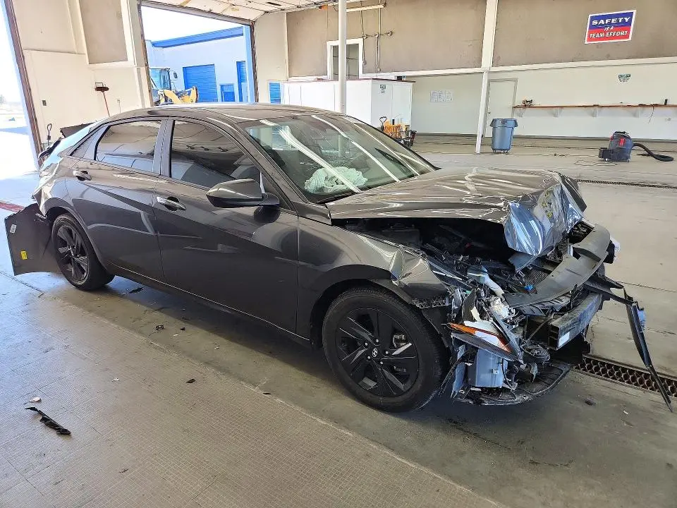 2021 HYUNDAI ELANTRA SEL  