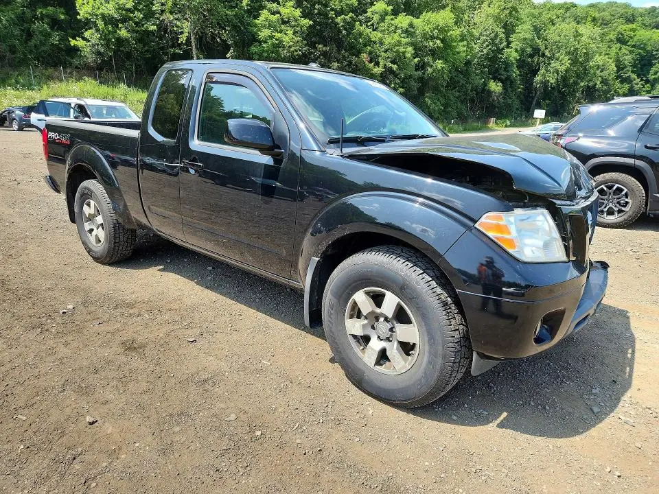 2011 NISSAN FRONTIER SV V6  