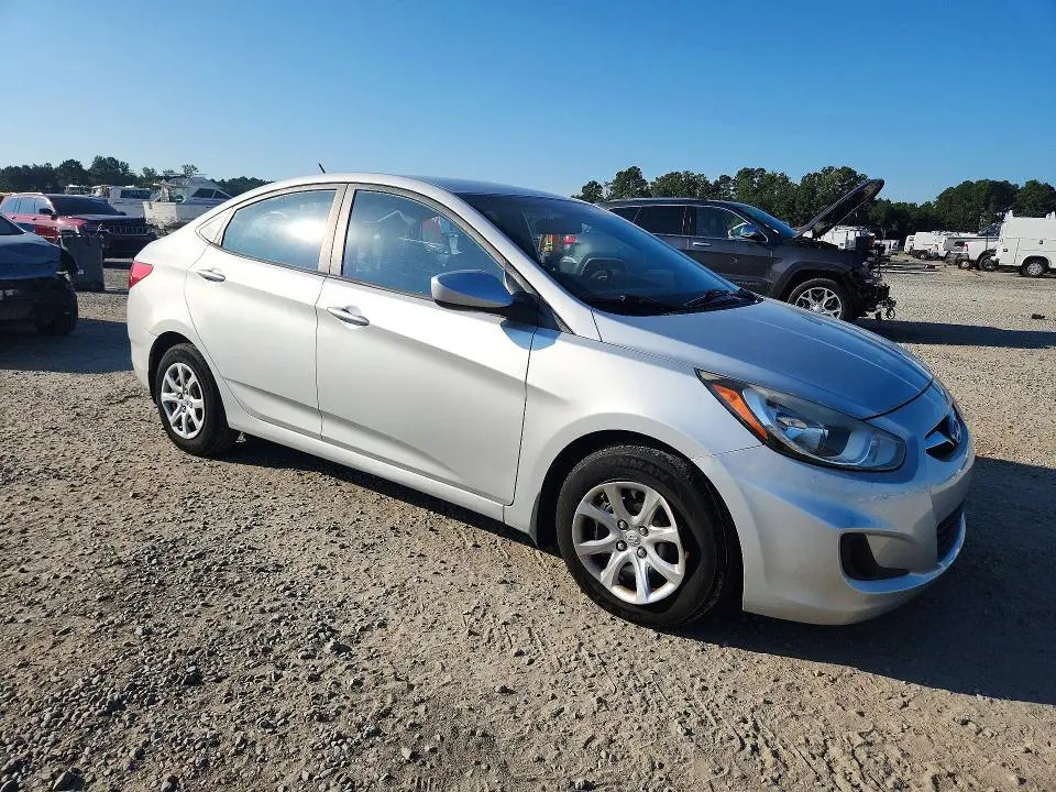 2012 HYUNDAI ACCENT GLS  