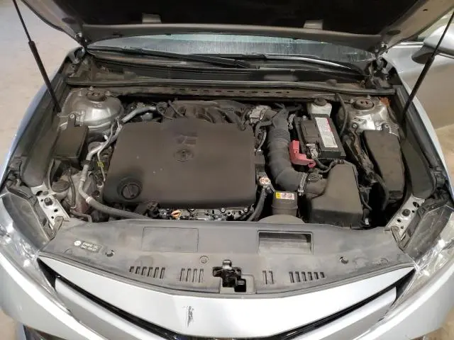 2020 TOYOTA CAMRY XLE  