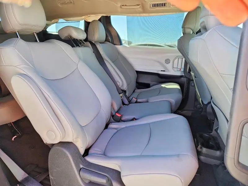 2026 TOYOTA SIENNA XLE 8-PASSENGER  