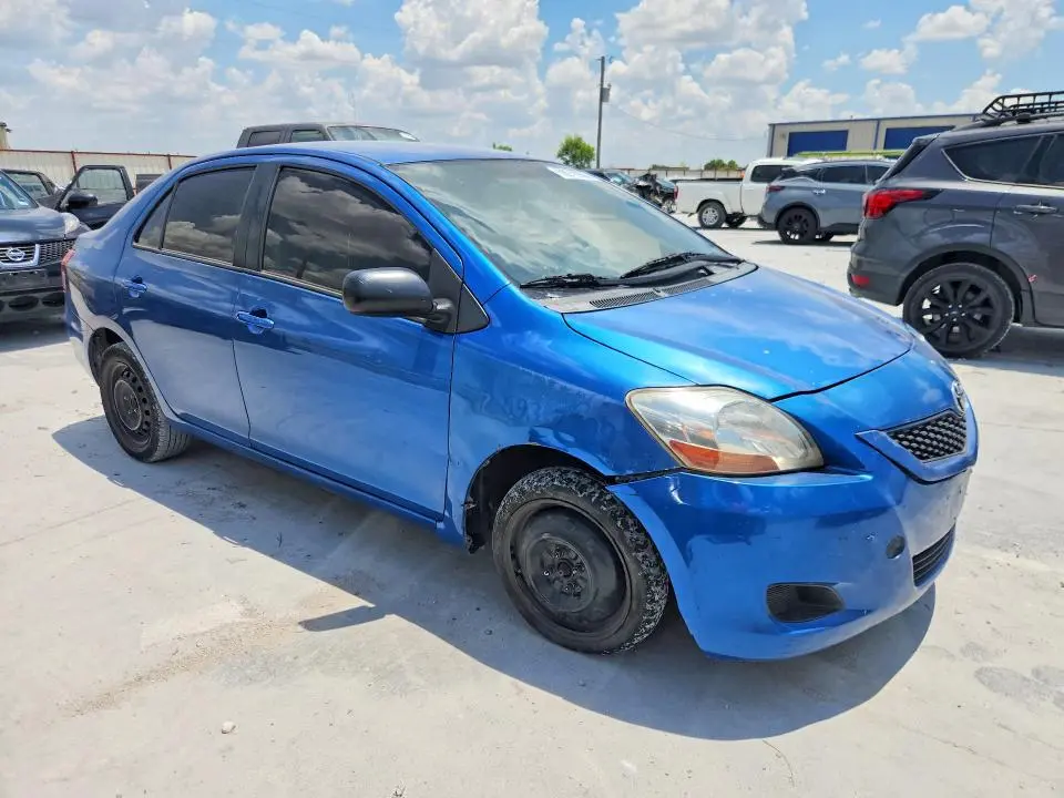 2010 TOYOTA YARIS BASE  