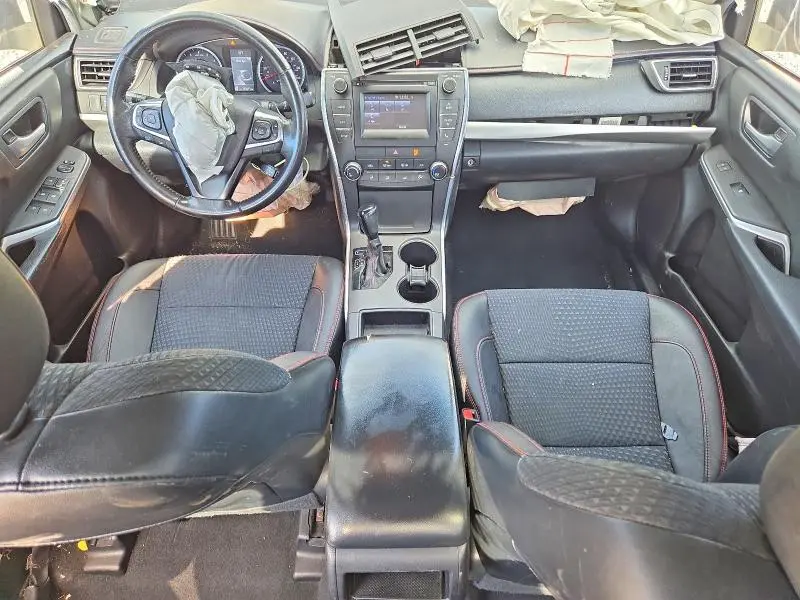 2015 TOYOTA CAMRY SE  