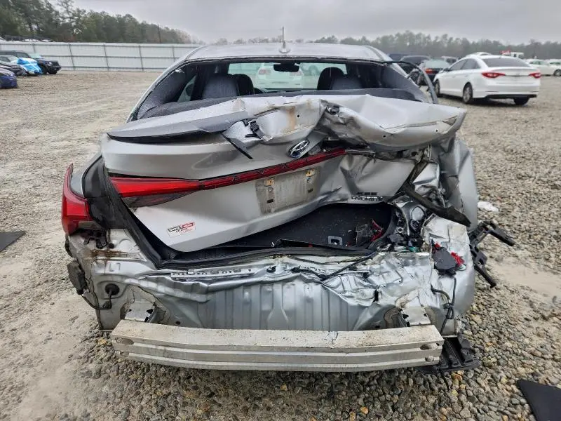 2020 TOYOTA AVALON XSE  