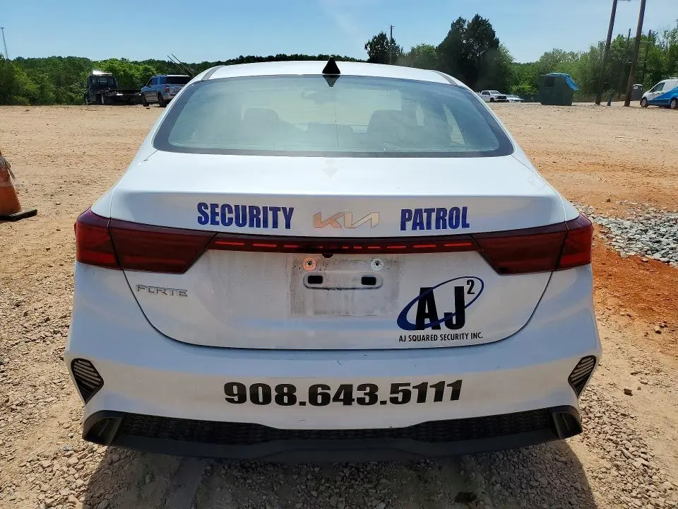 2022 KIA FORTE LXS  