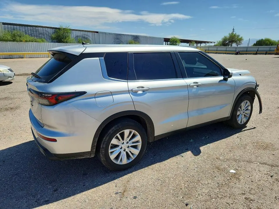 2025 MITSUBISHI OUTLANDER ES  
