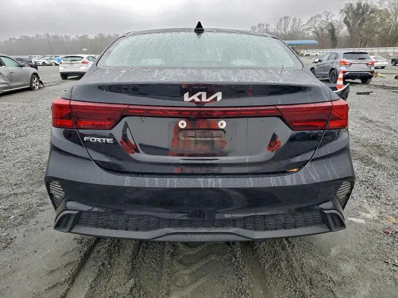 2022 KIA FORTE FE  