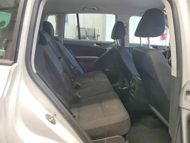 2013 VOLKSWAGEN TIGUAN S  