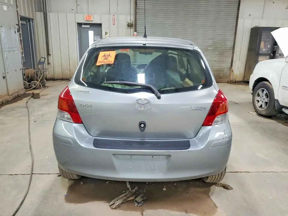 2010 TOYOTA YARIS BASE  