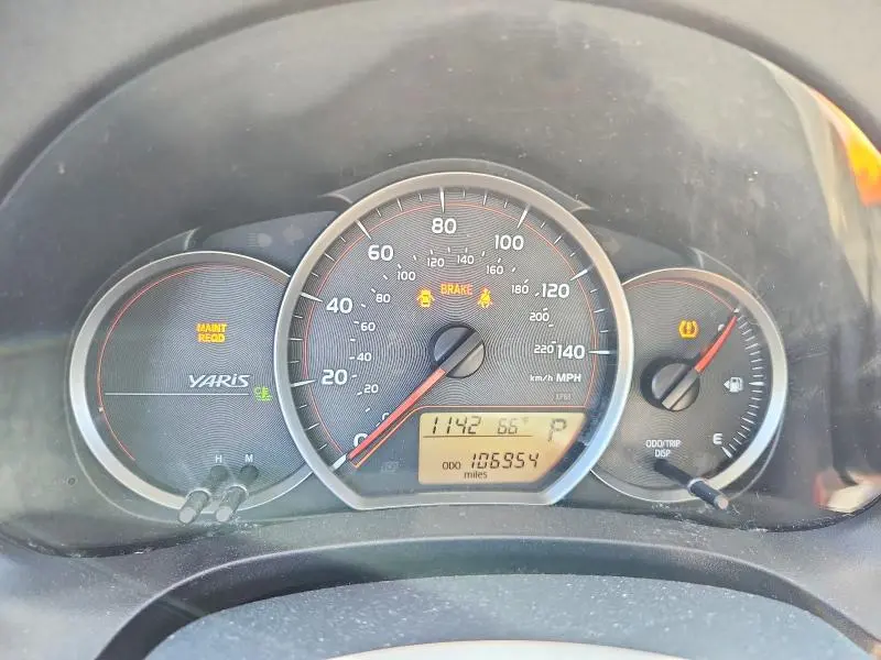 2013 TOYOTA YARIS 5-DOOR LE  