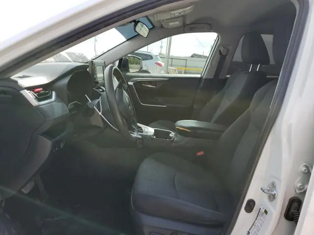 2020 TOYOTA RAV4 XLE  