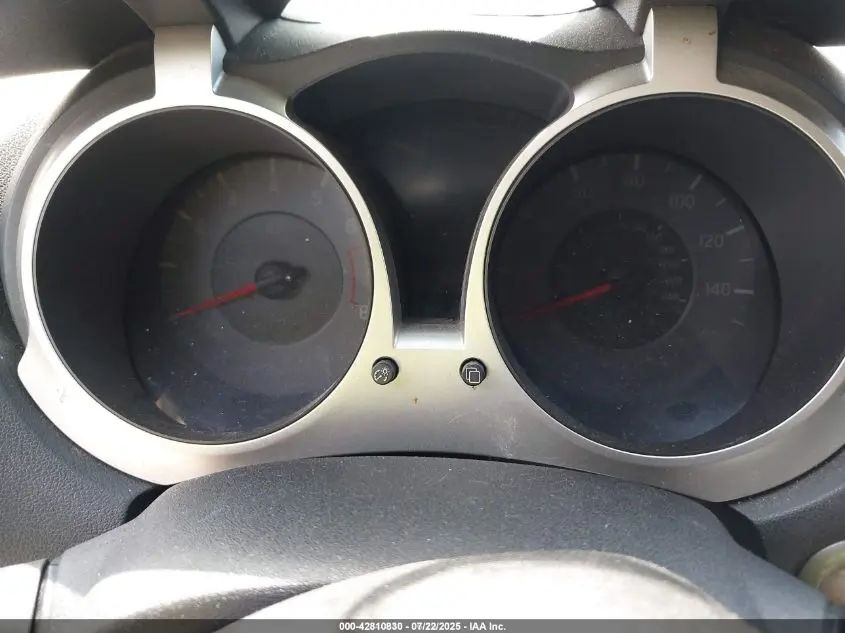 2011 NISSAN JUKE SL