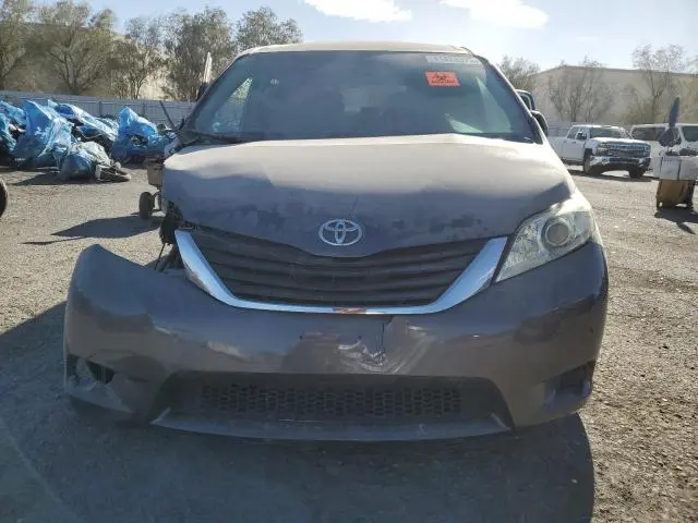 2013 TOYOTA SIENNA LE  