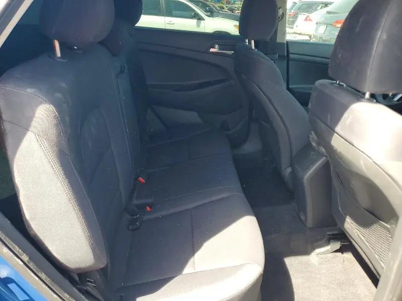 2021 HYUNDAI TUCSON SE  