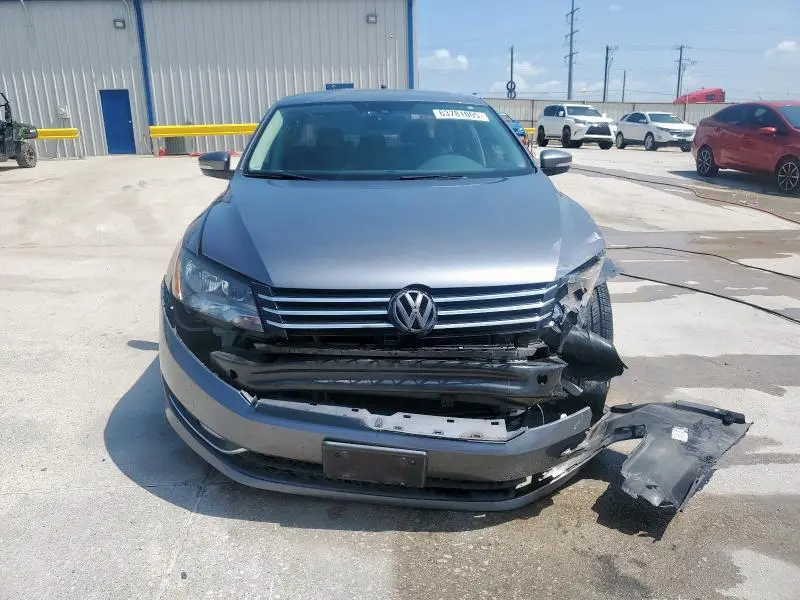 2015 VOLKSWAGEN PASSAT SE  