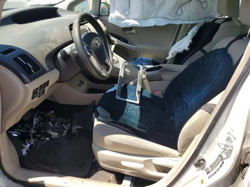 2014 TOYOTA PRIUS THREE  