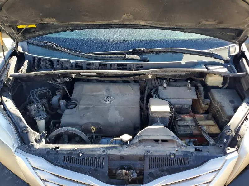 2015 TOYOTA SIENNA LIMITED 7-PASSENGER  