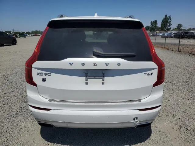 2017 VOLVO XC90 T6  
