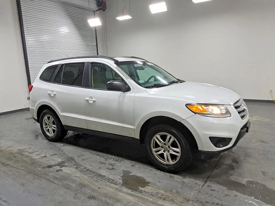 2012 HYUNDAI SANTA FE GLS  