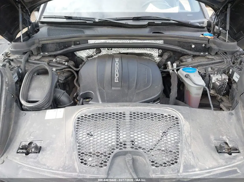 2018 PORSCHE MACAN SPORT EDITION