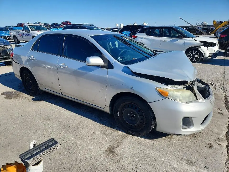 2013 TOYOTA COROLLA LE  