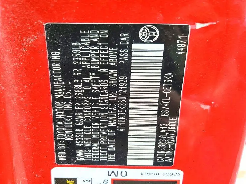 2011 TOYOTA CAMRY XLE V6  