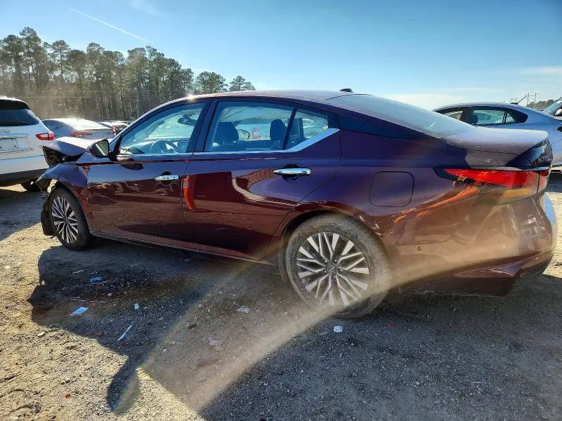 2023 NISSAN ALTIMA SV  