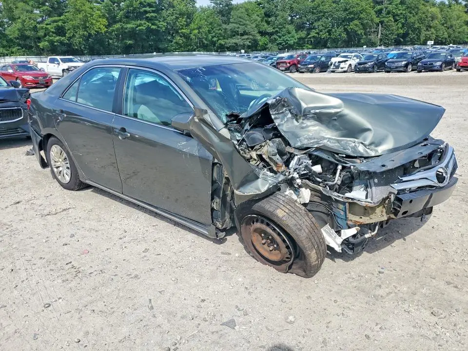 2014 TOYOTA CAMRY LE  
