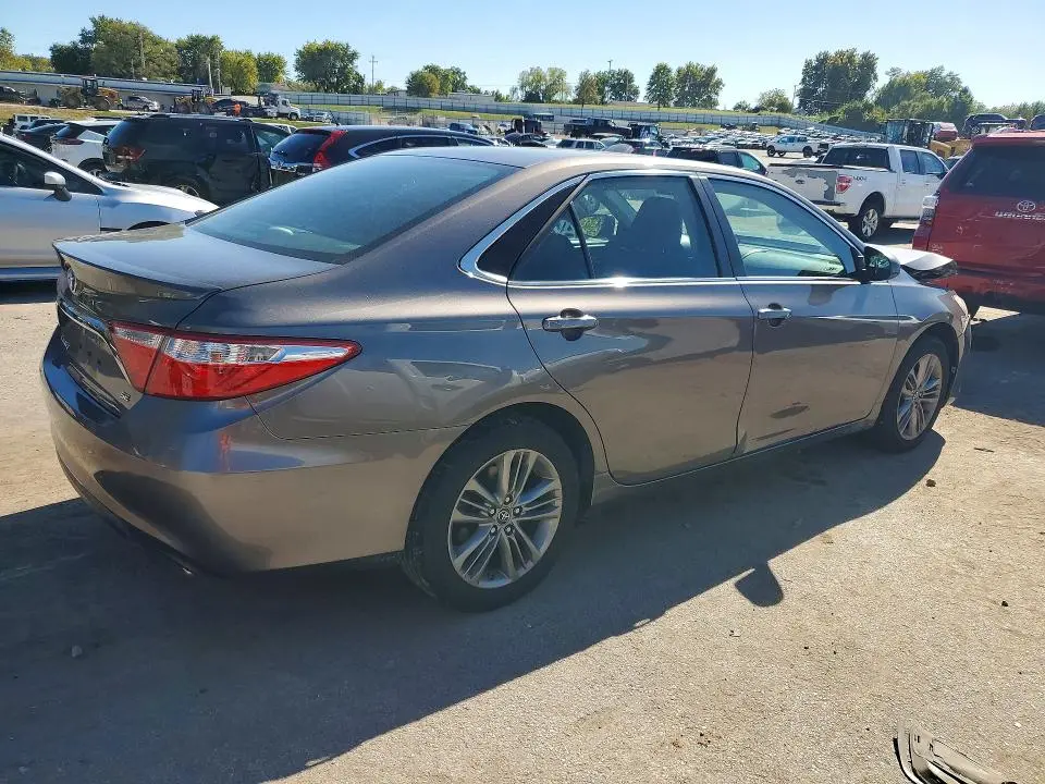 2017 TOYOTA CAMRY SE  