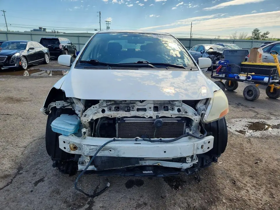 2010 TOYOTA YARIS BASE  