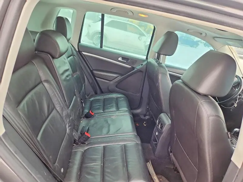 2013 VOLKSWAGEN TIGUAN S  