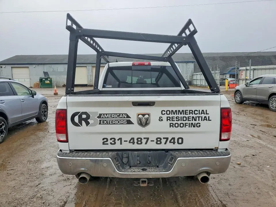 2016 RAM 1500 SLT  