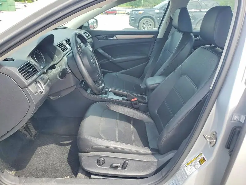 2015 VOLKSWAGEN PASSAT SE  