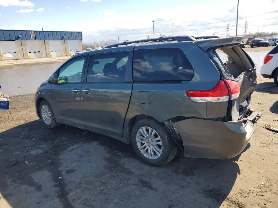 2011 TOYOTA SIENNA XLE 8-PASSENGER  