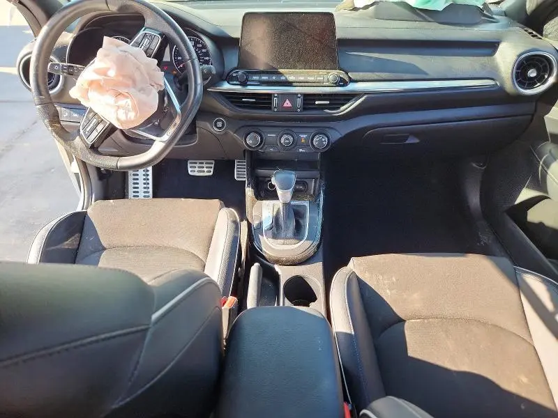 2021 KIA FORTE GT LINE  