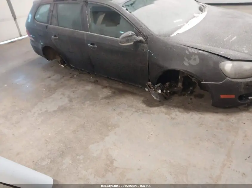 2013 VOLKSWAGEN JETTA SPORTWAGEN 2.5L S