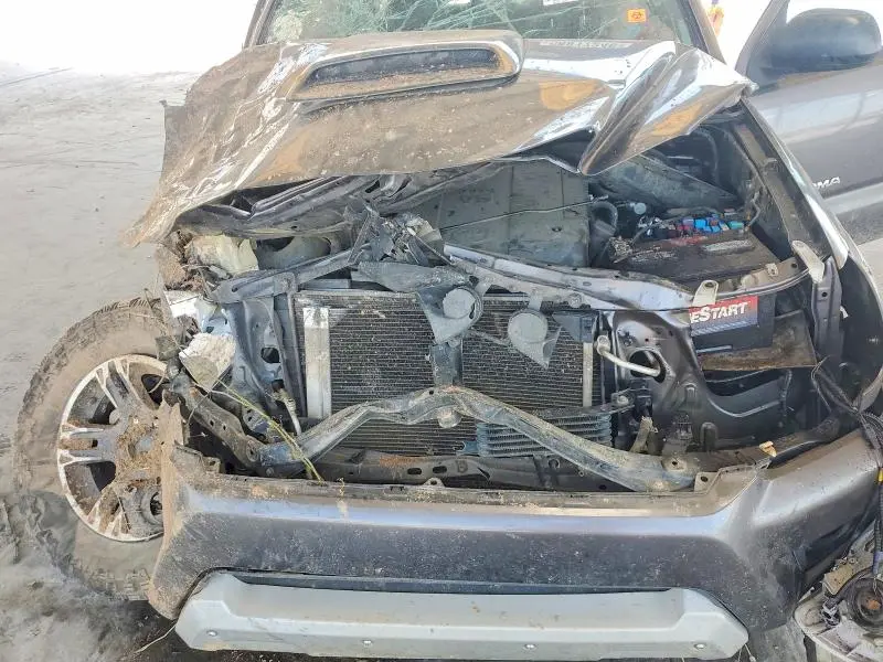 2015 TOYOTA TACOMA V6  