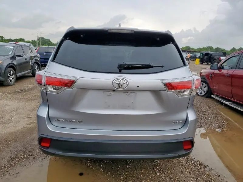 2015 TOYOTA HIGHLANDER XLE  