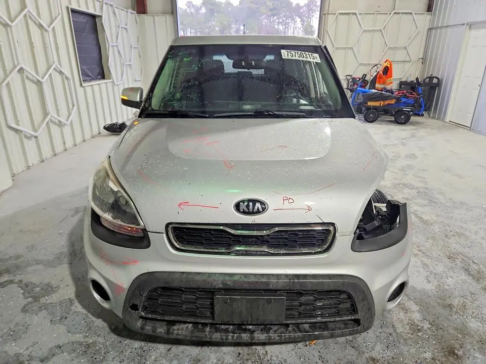 2013 KIA SOUL +  